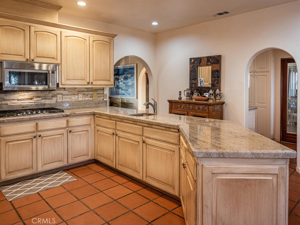 6275 Twin Canyon Lane