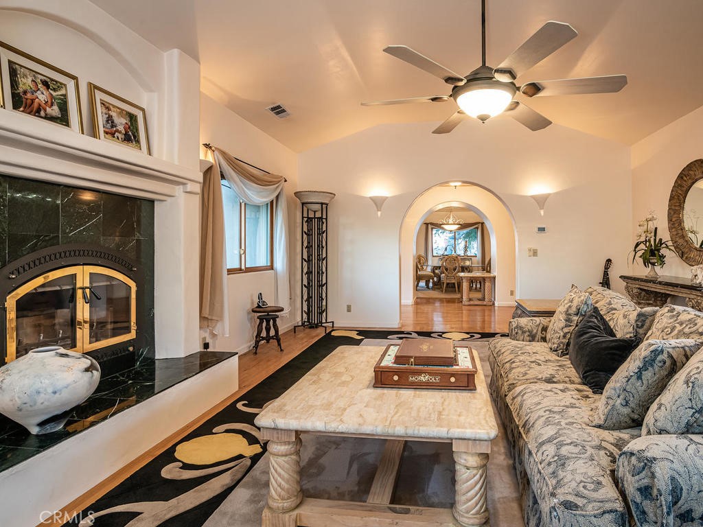 6275 Twin Canyon Lane