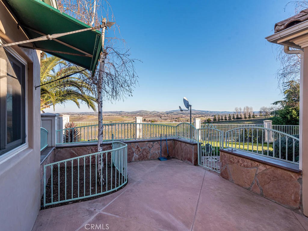 6275 Twin Canyon Lane