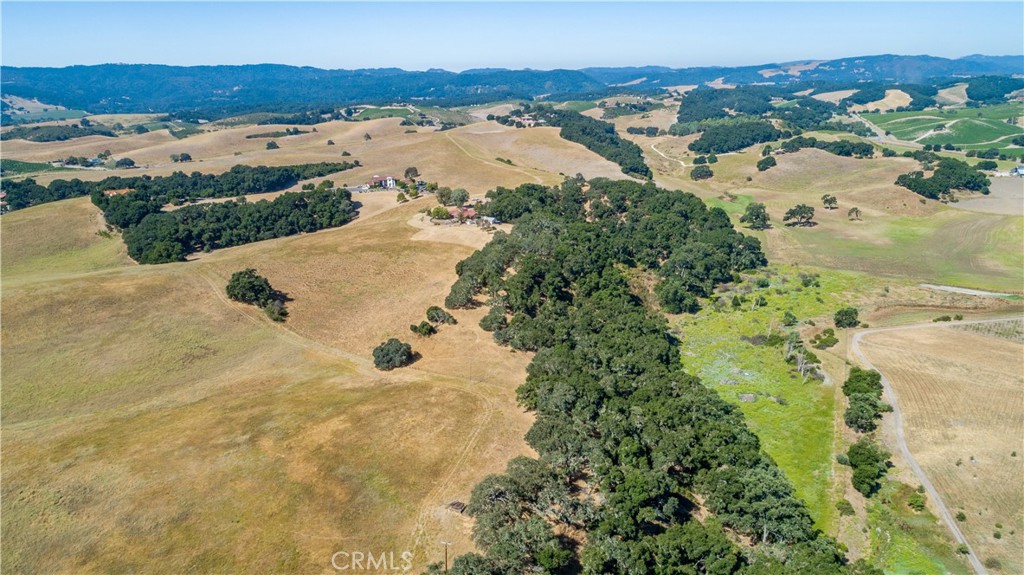 325 Los Robles Road 1