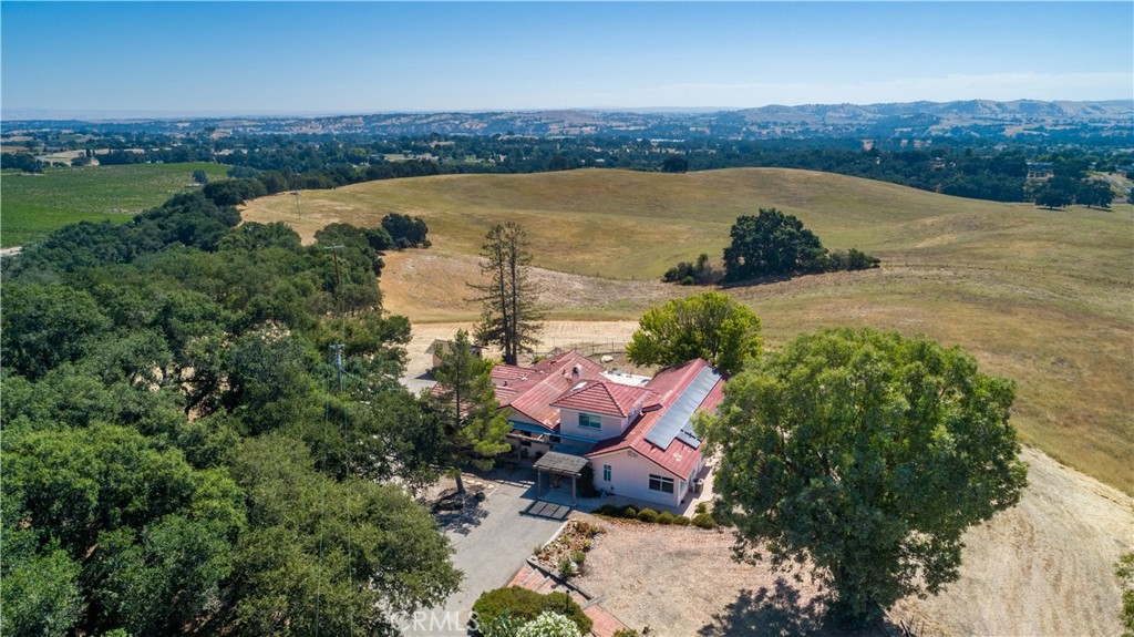 325 Los Robles Road 1