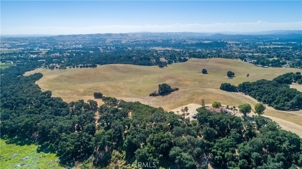 325 Los Robles Road 1