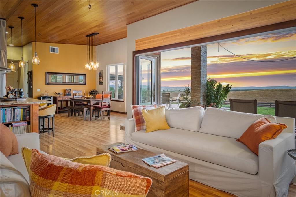 6355 Cerros Pioneros Way