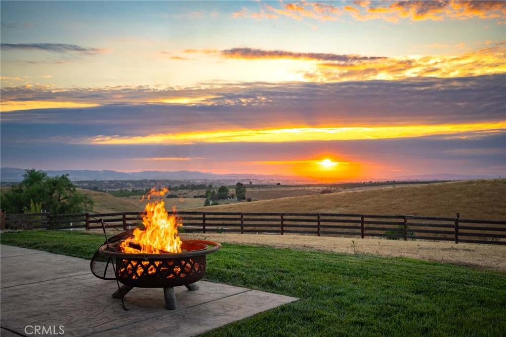 6355 Cerros Pioneros Way