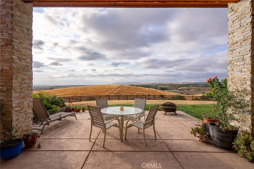 6355 Cerros Pioneros Way