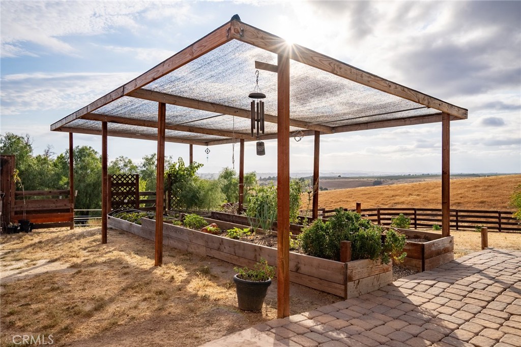 6355 Cerros Pioneros Way