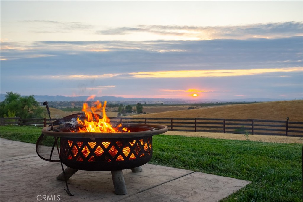 6355 Cerros Pioneros Way