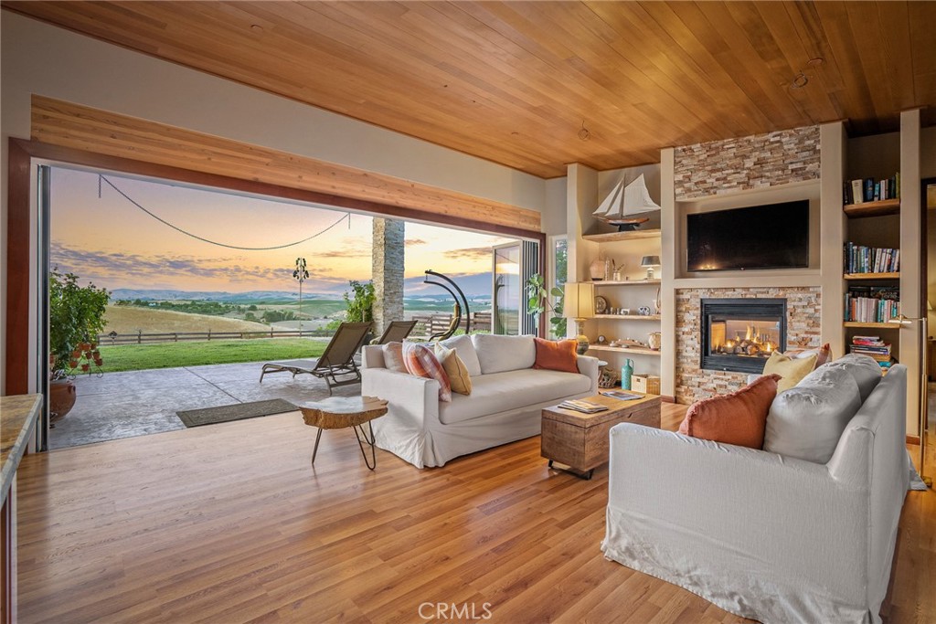 6355 Cerros Pioneros Way