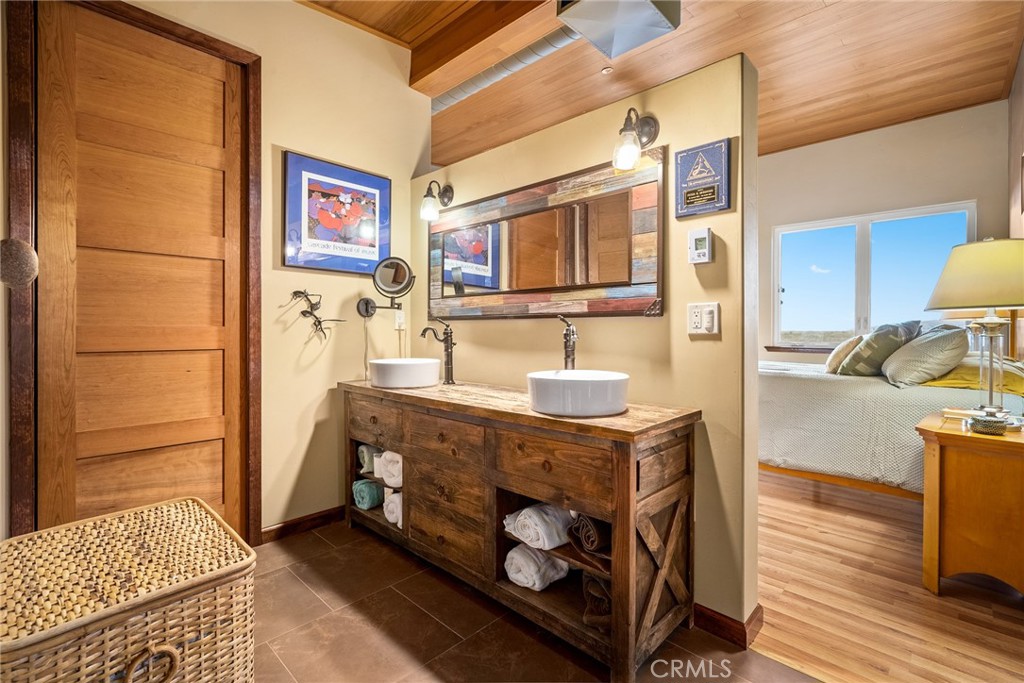 6355 Cerros Pioneros Way