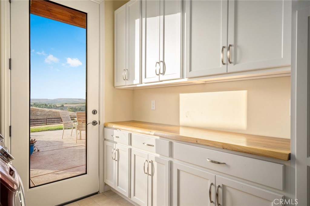 6355 Cerros Pioneros Way