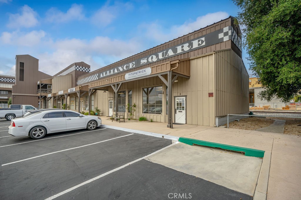 935 Riverside Avenue 1