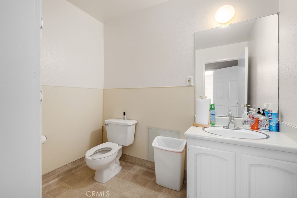 935 Riverside Avenue 1