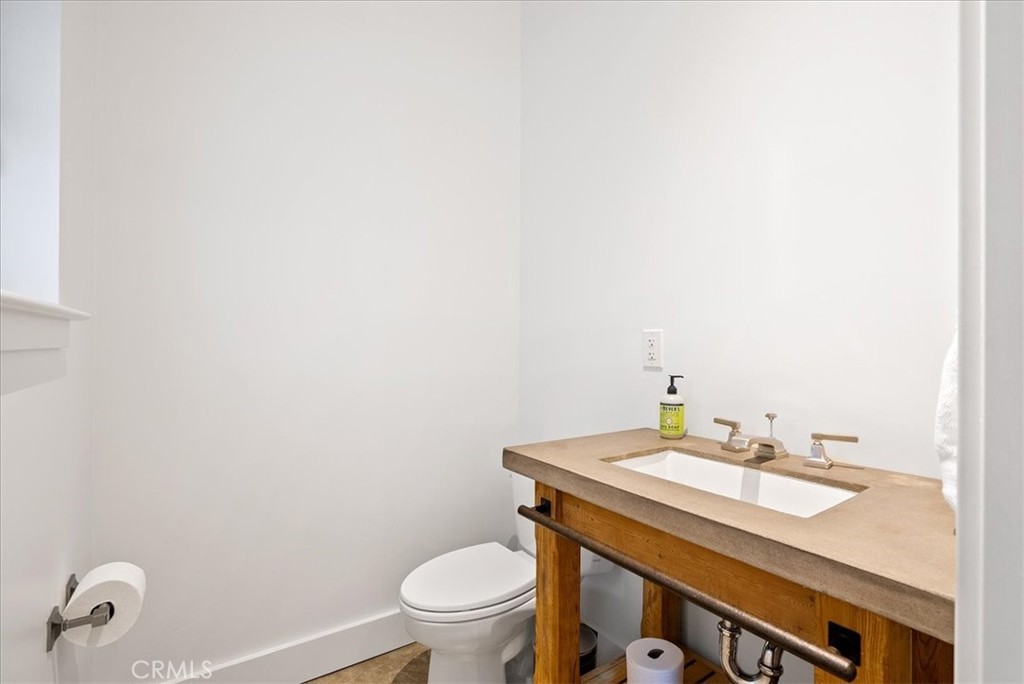 2925 Warm Springs Lane