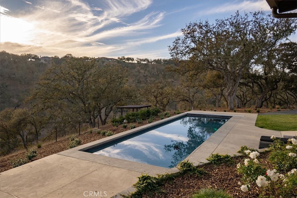 2925 Warm Springs Lane