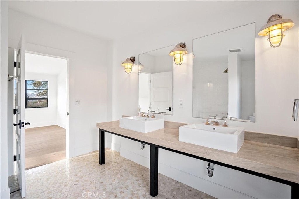 2925 Warm Springs Lane