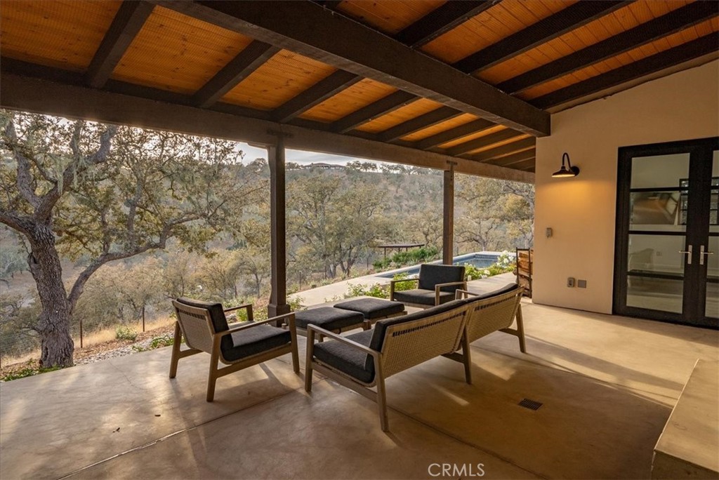 2925 Warm Springs Lane