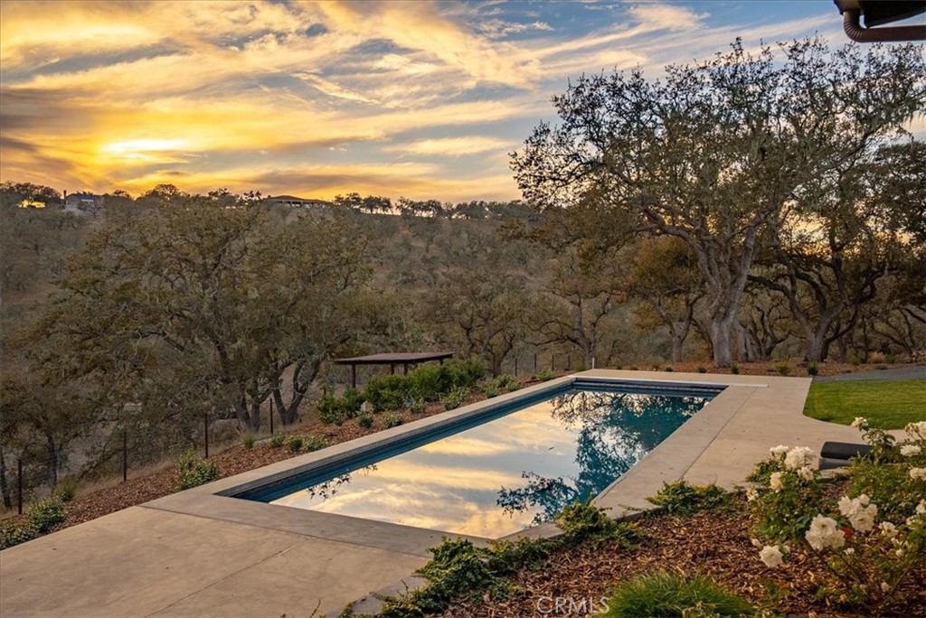 2925 Warm Springs Lane