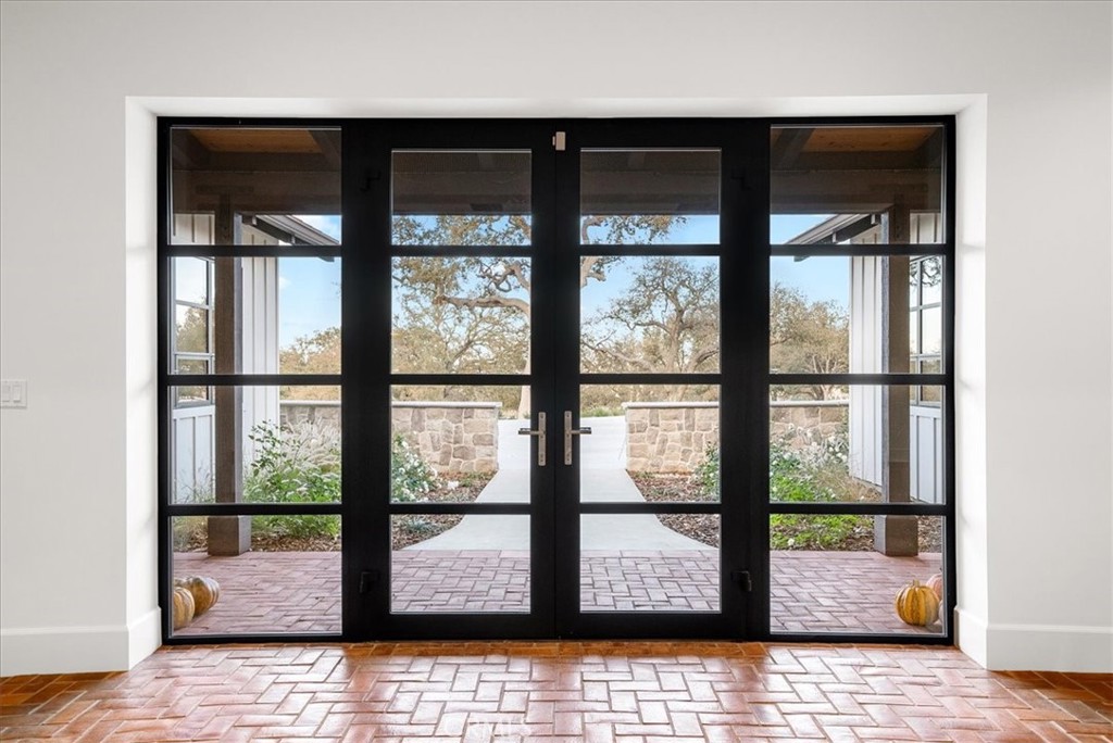 2925 Warm Springs Lane