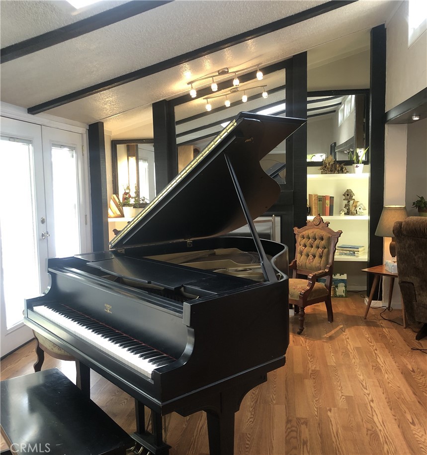 10025 El Camino Real 14