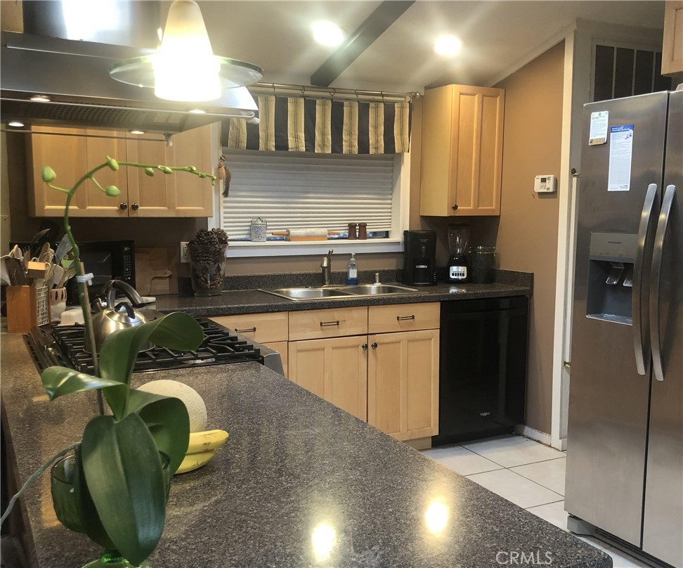 10025 El Camino Real 14