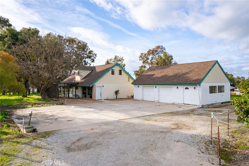 4245 Whispering Oak Way