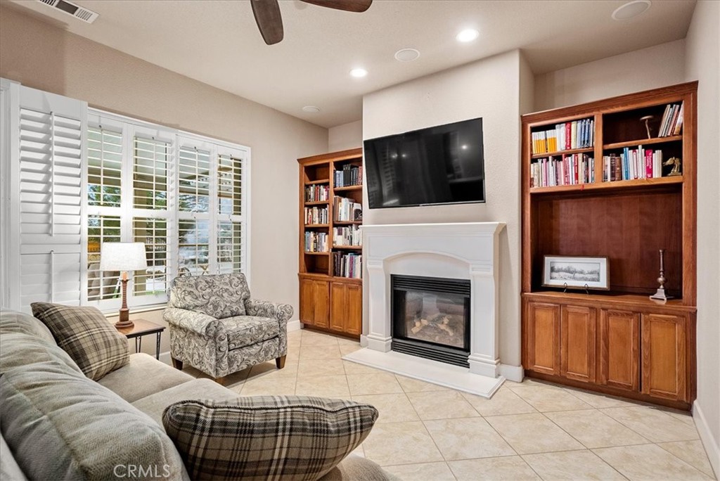 977 Vista Cerro Drive