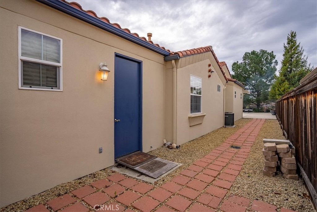 977 Vista Cerro Drive