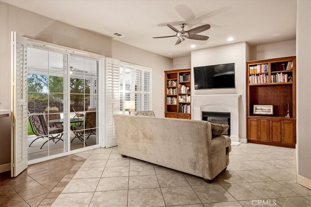 977 Vista Cerro Drive