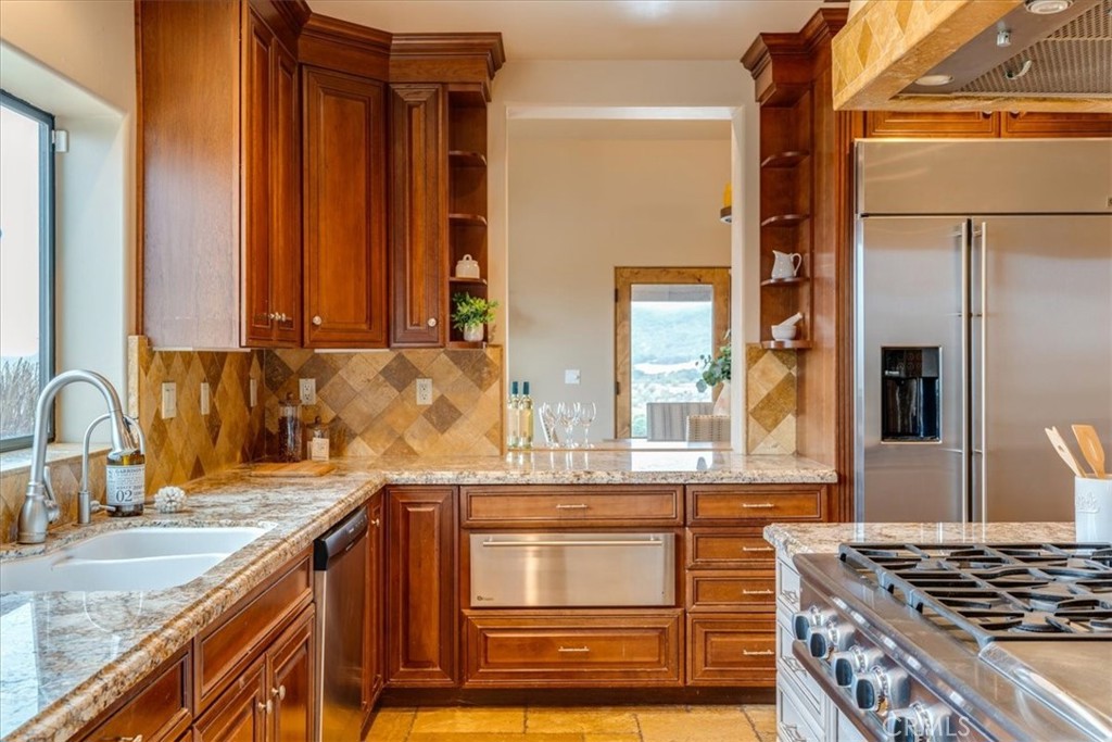 3230 Nacimiento Lake Drive