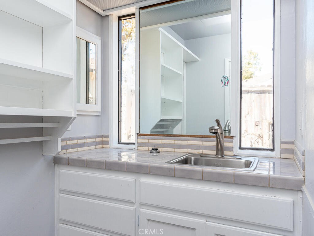 6900 Marchant Avenue