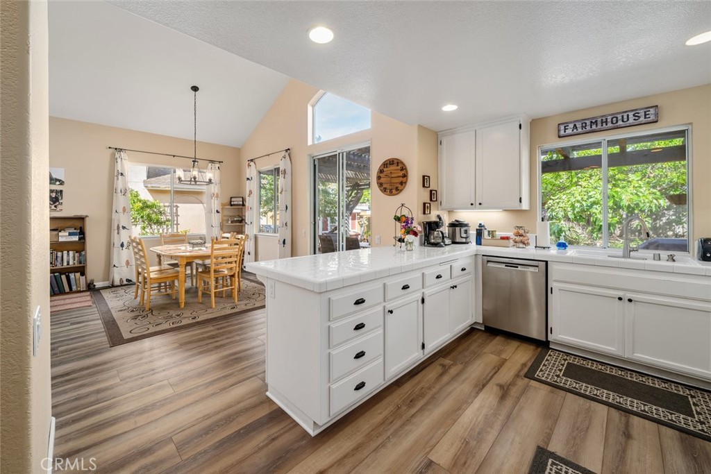 4587 Wavertree Street