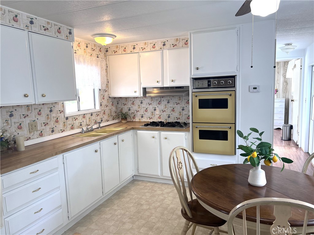 1914 Adelaida Road 14