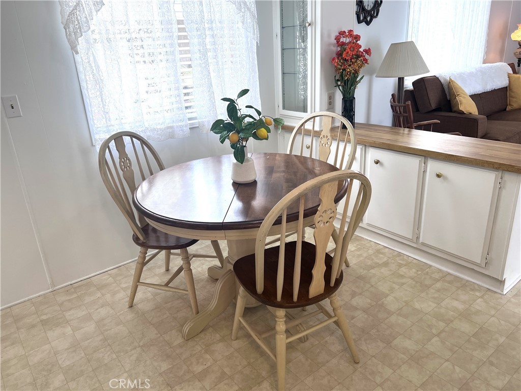 1914 Adelaida Road 14