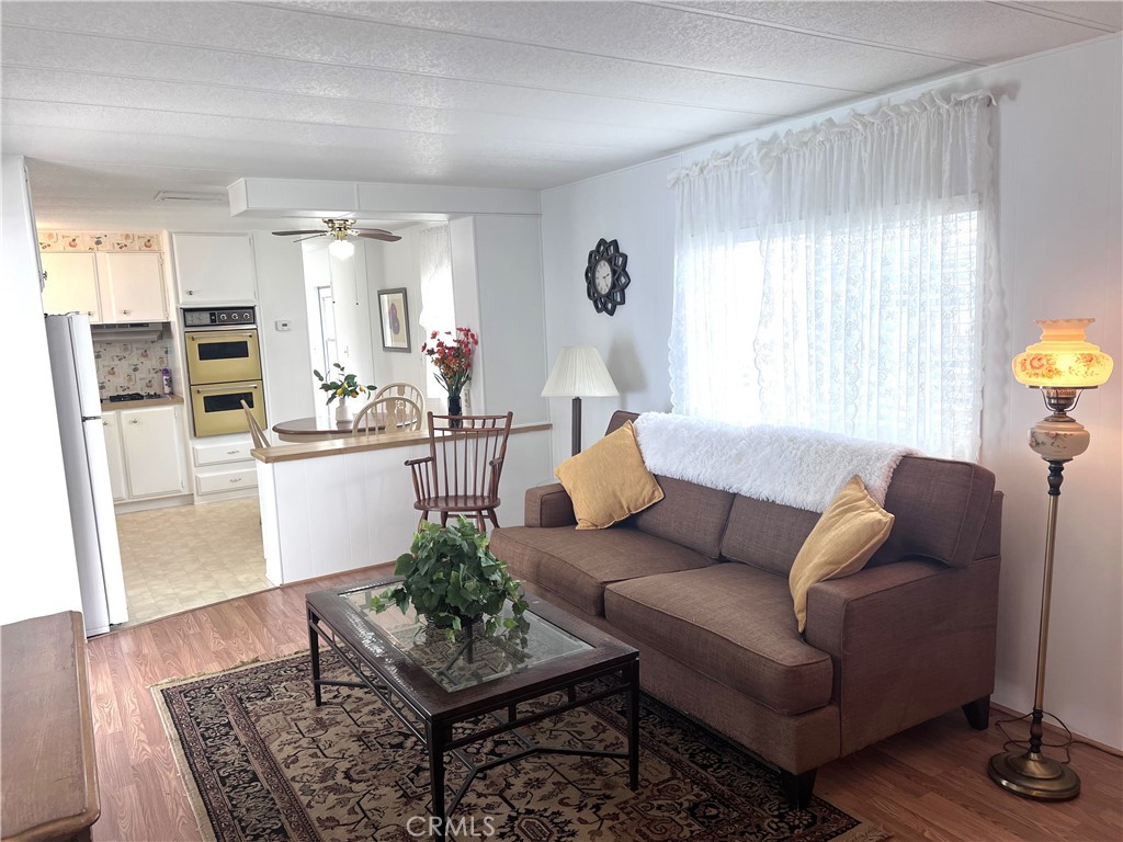 1914 Adelaida Road 14