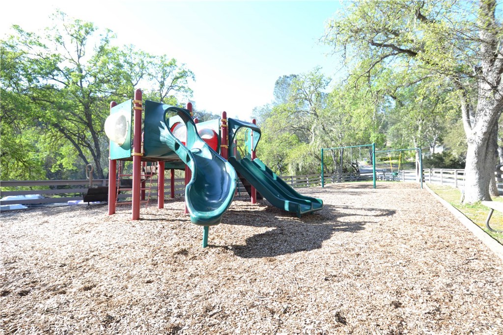 8804 Deer Trail Court