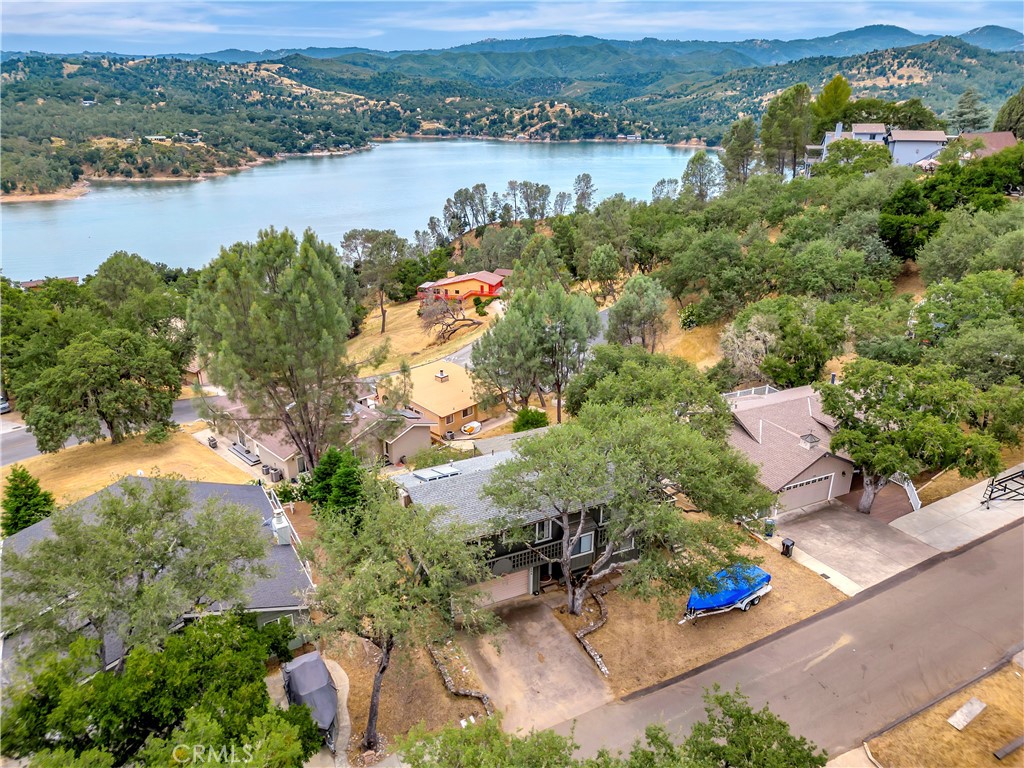 8804 Deer Trail Court