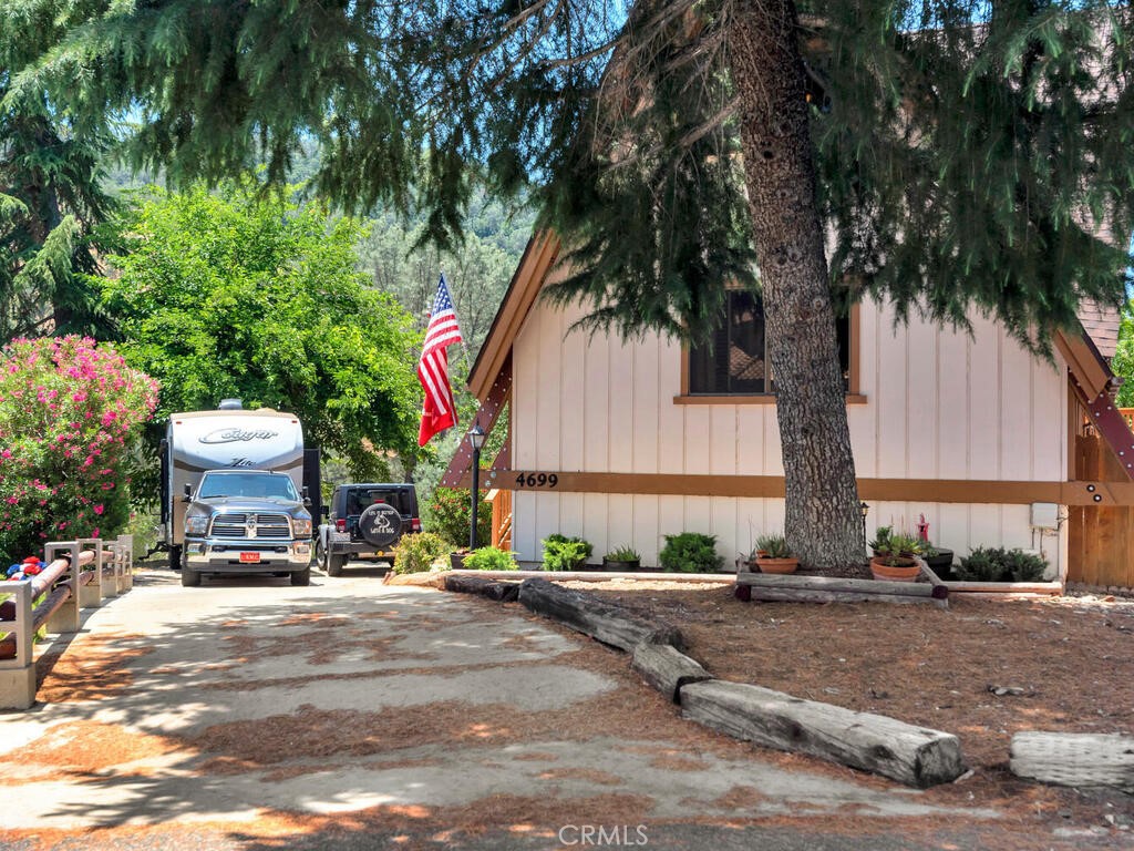 4699 Silver Saddle Lane