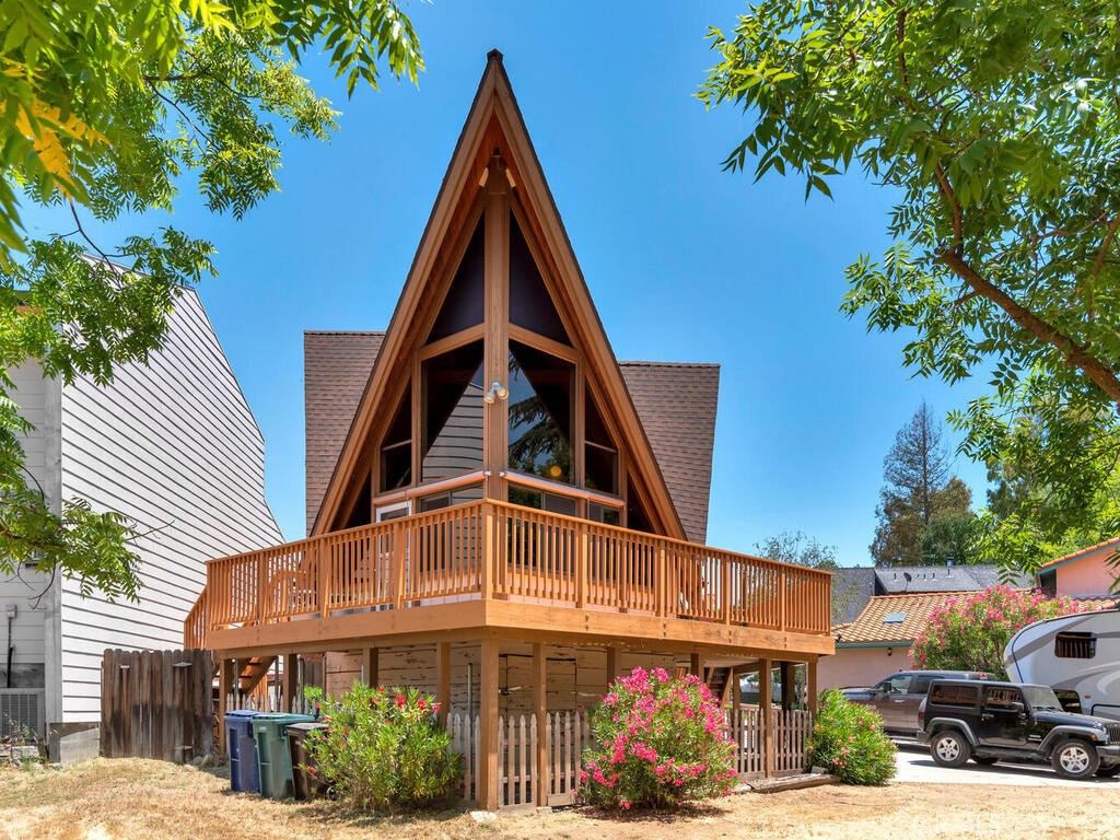 4699 Silver Saddle Lane