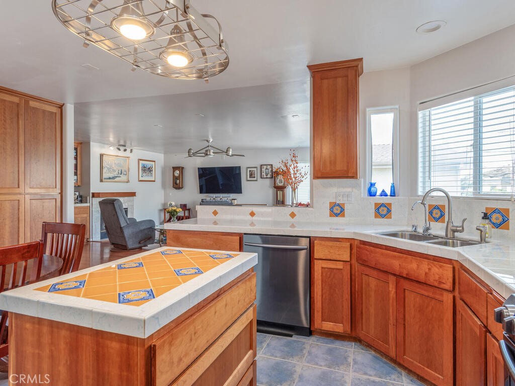 520 Yerba Buena Street