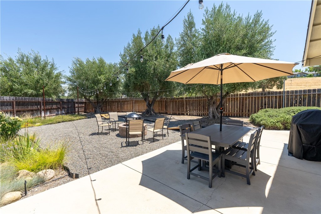 416 Montebello Oaks Drive