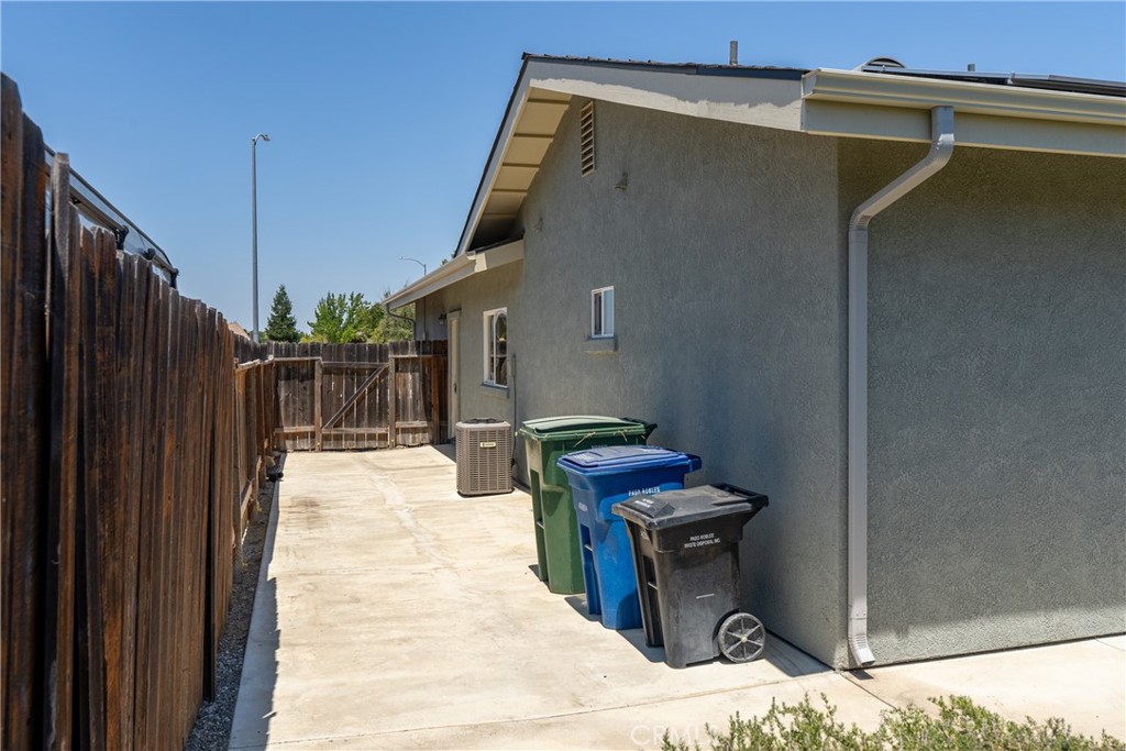 416 Montebello Oaks Drive