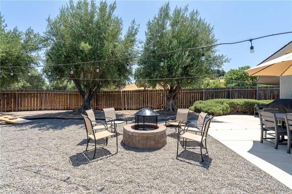 416 Montebello Oaks Drive