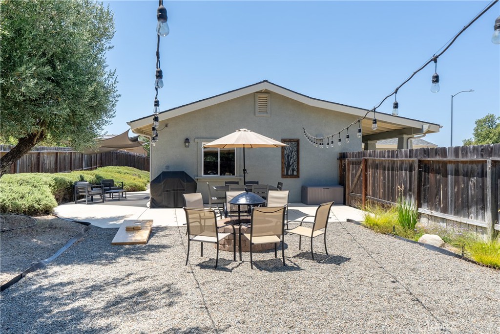 416 Montebello Oaks Drive