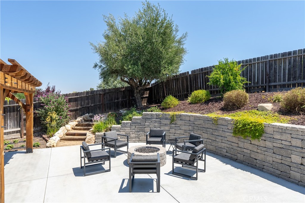 420 Montebello Oaks Drive