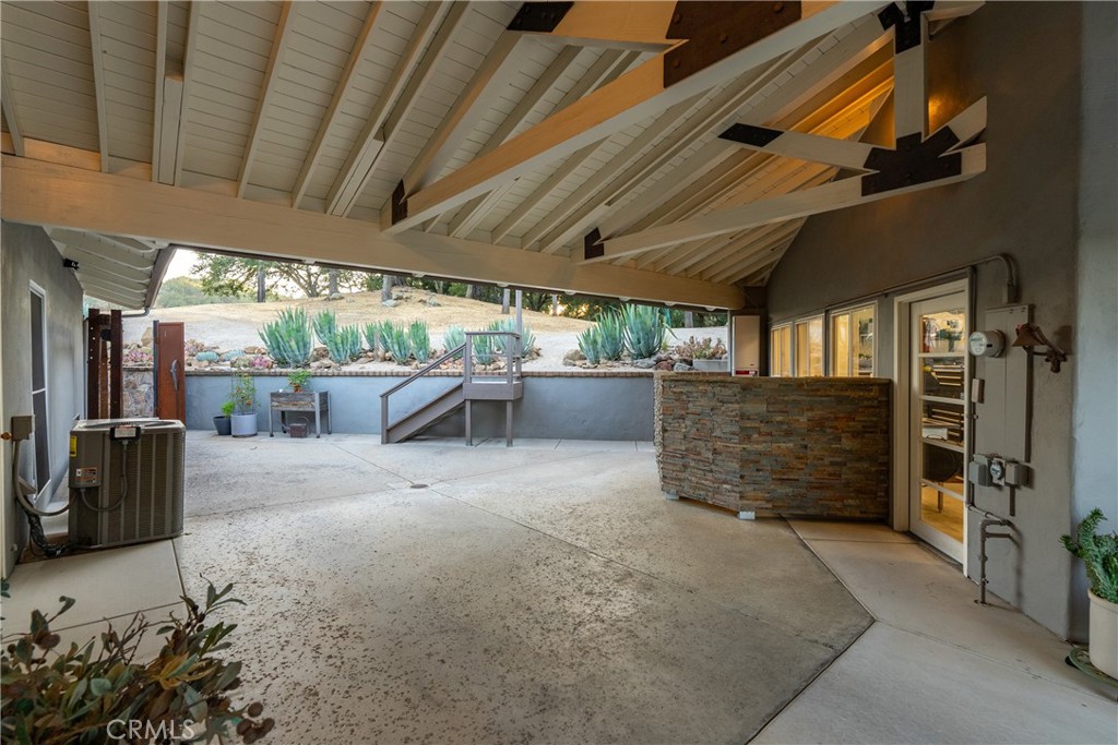 10180 Santa Ana Road