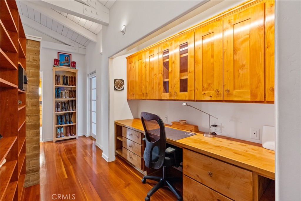 10180 Santa Ana Road