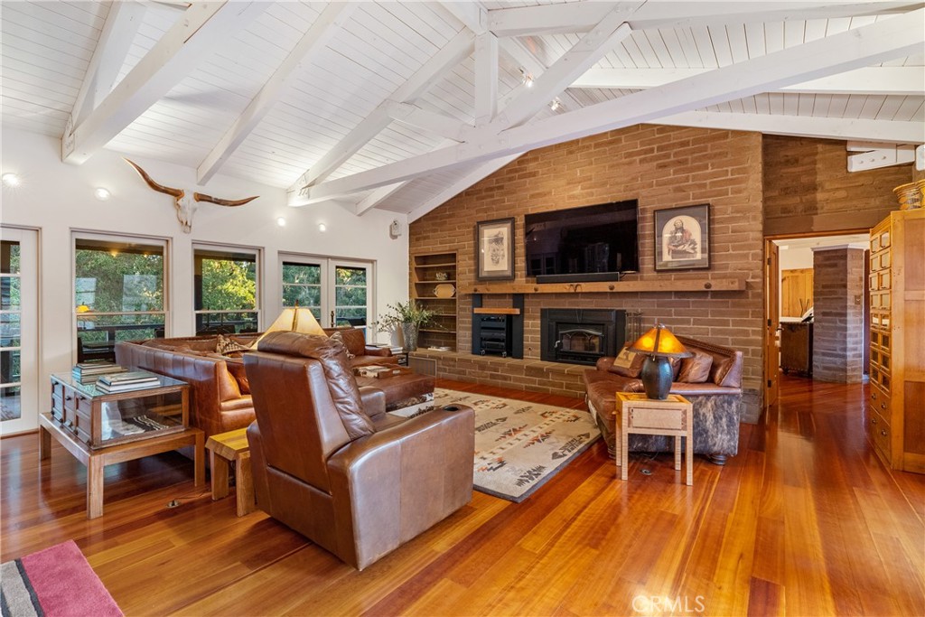 10180 Santa Ana Road