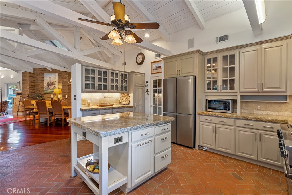 10180 Santa Ana Road