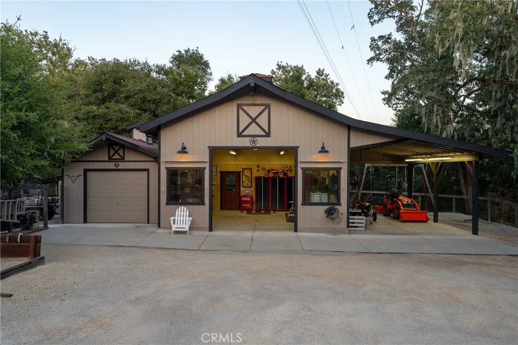 10180 Santa Ana Road