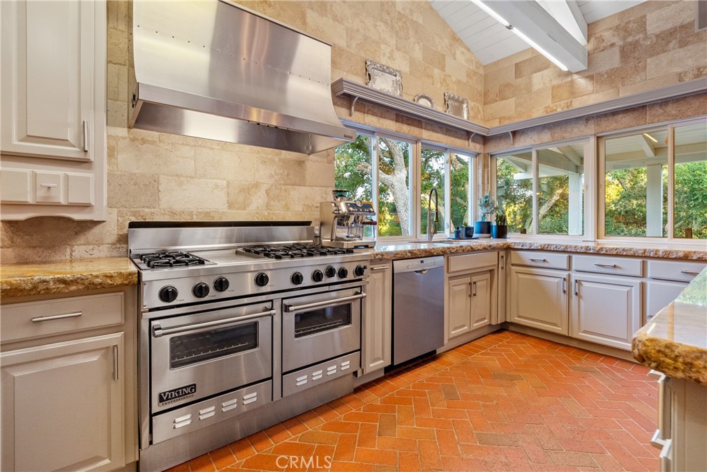 10180 Santa Ana Road